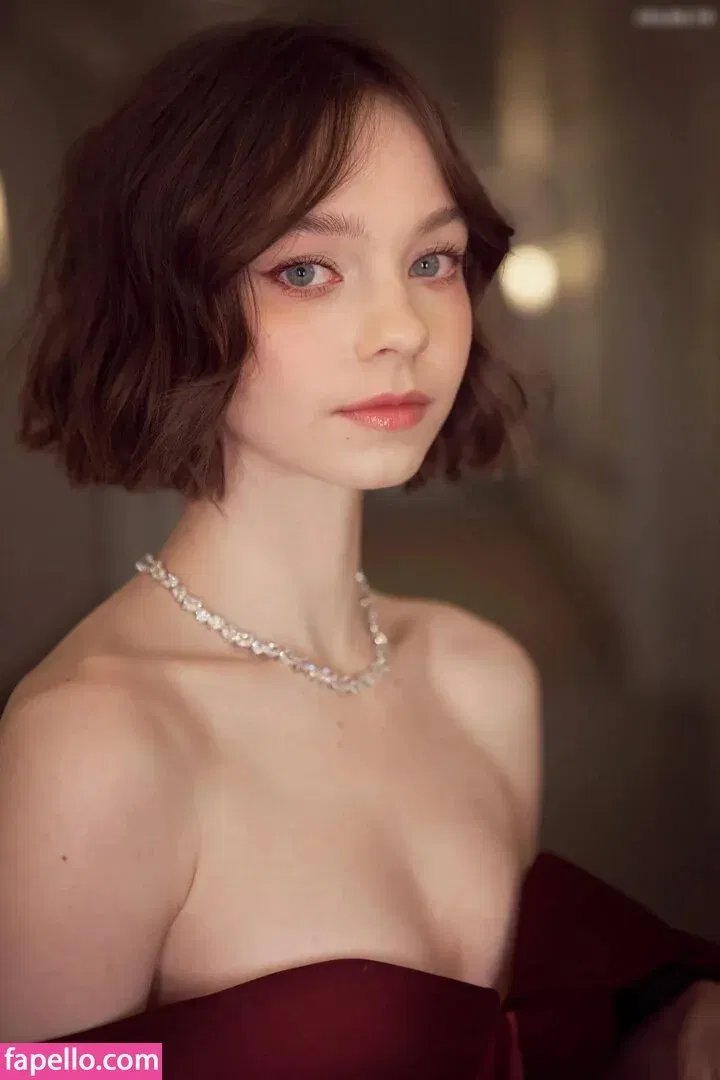 Emma Myers Onlyfans Photo Gallery 