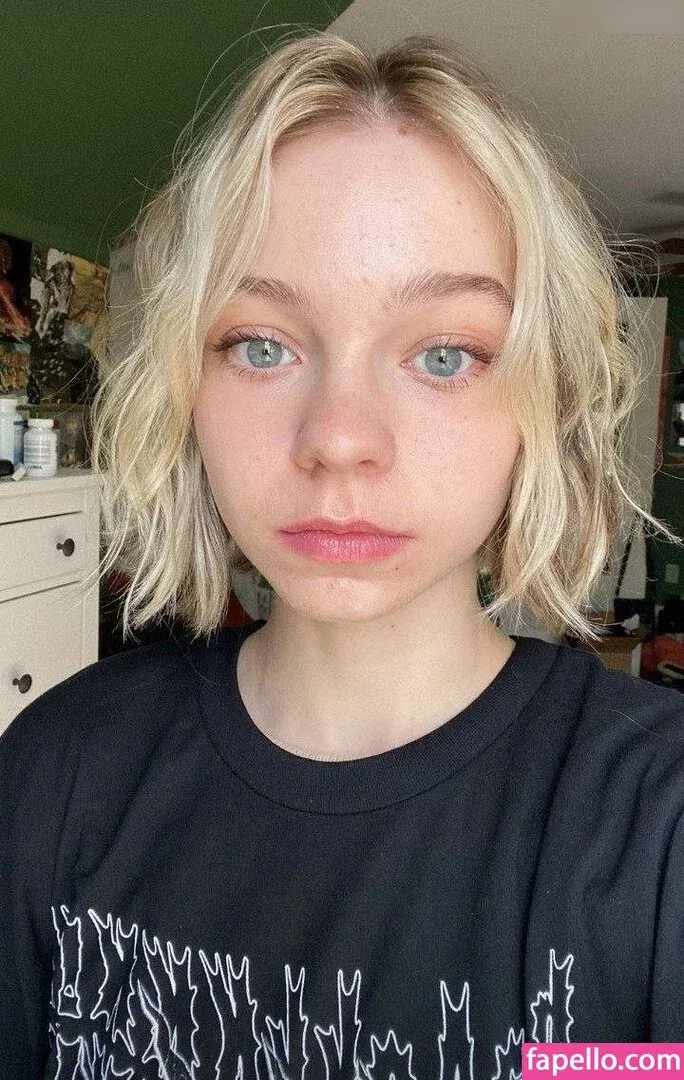 Emma Myers Onlyfans Photo Gallery 