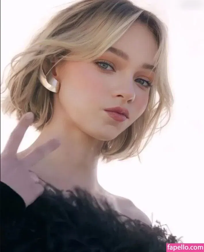 Emma Myers Onlyfans Photo Gallery 