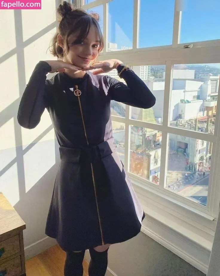 Emma Myers Onlyfans Photo Gallery 