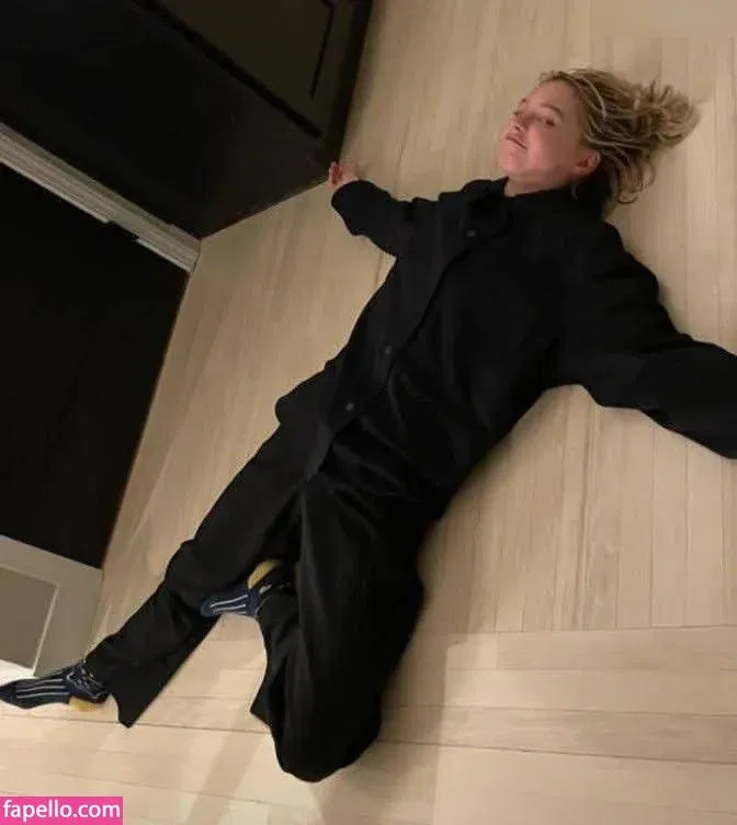 Emma Myers Onlyfans Photo Gallery 