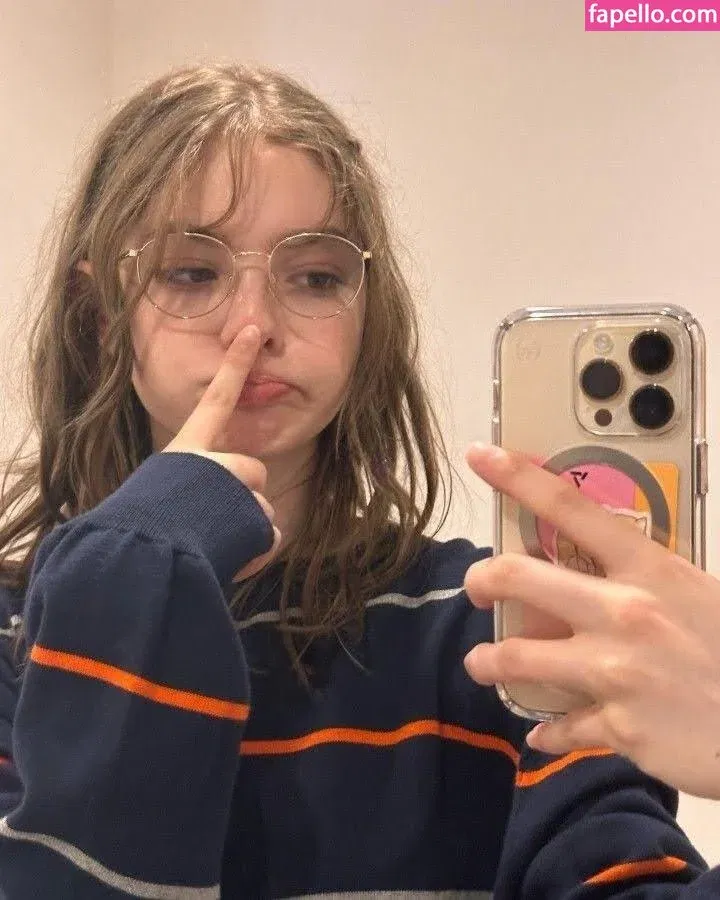 Emma Myers Onlyfans Photo Gallery 