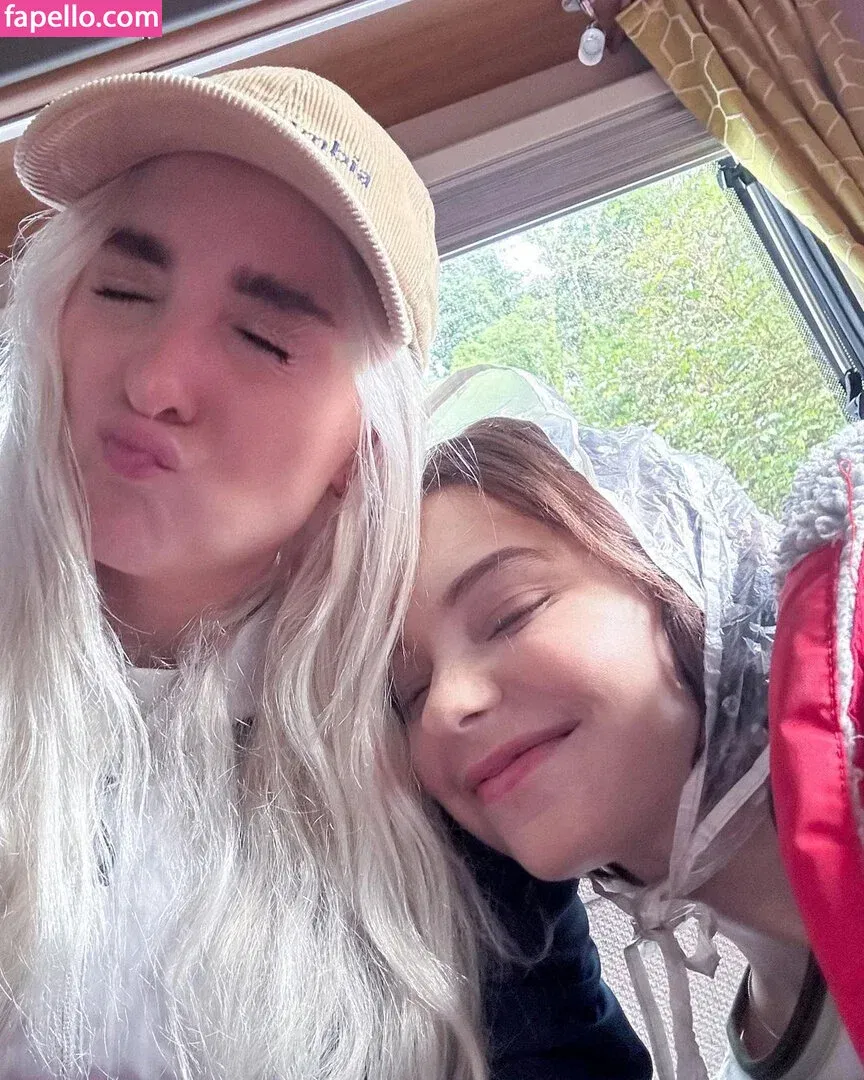 Emma Myers Onlyfans Photo Gallery 