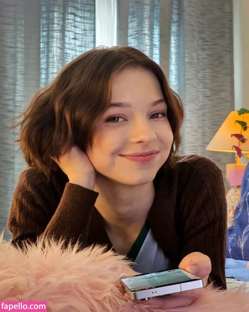 Emma Myers Onlyfans Photo Gallery 