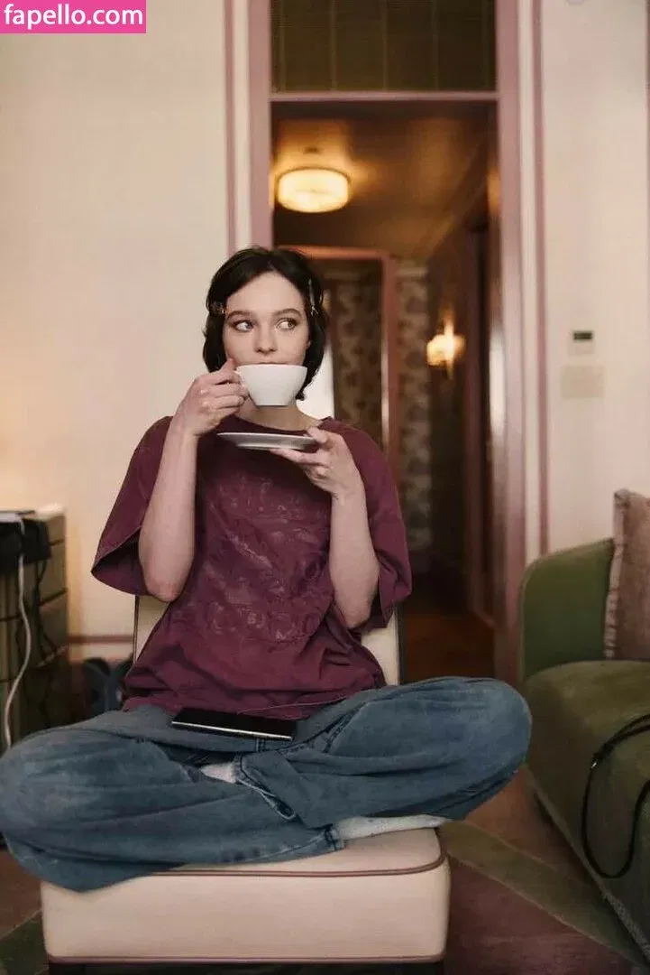 Emma Myers Onlyfans Photo Gallery 