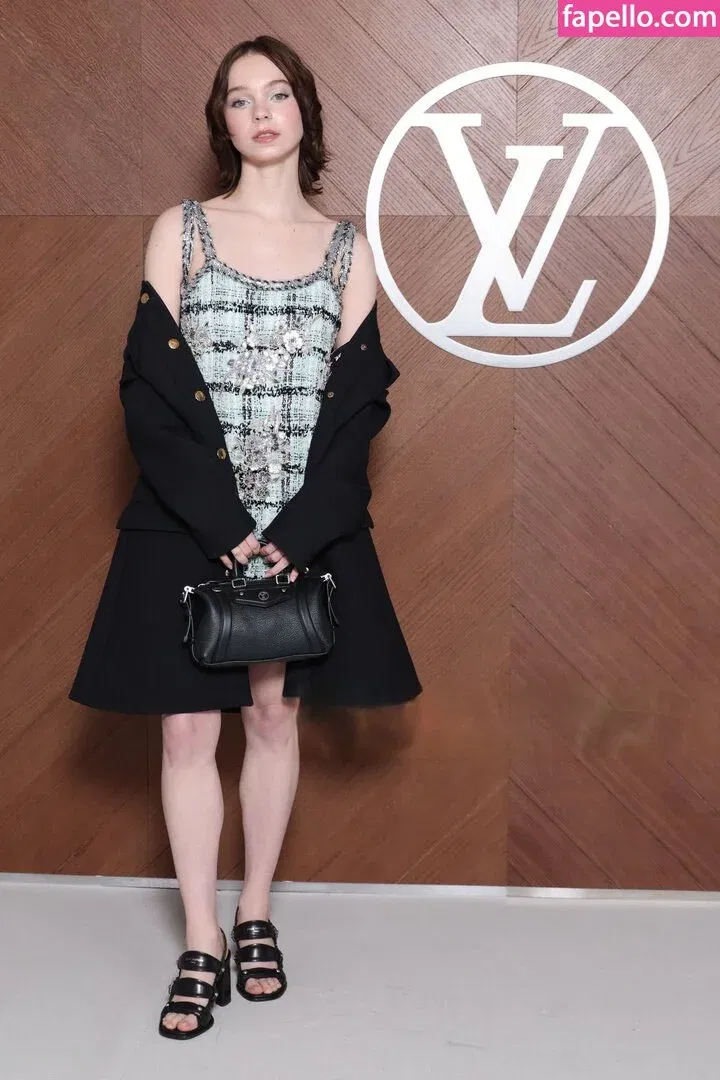 Emma Myers Onlyfans Photo Gallery 