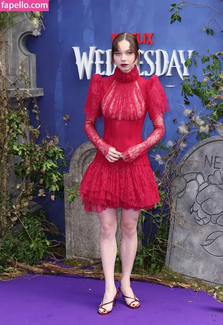 Emma Myers Onlyfans Photo Gallery 