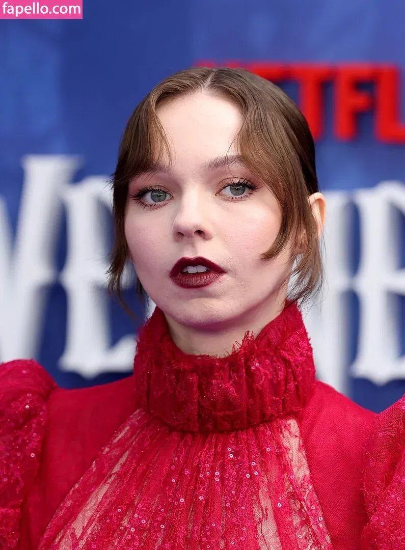 Emma Myers Onlyfans Photo Gallery 