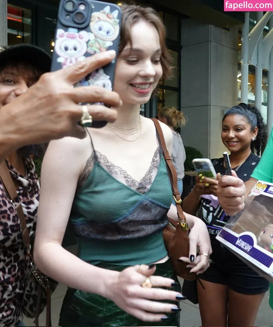 Emma Myers Onlyfans Photo Gallery 