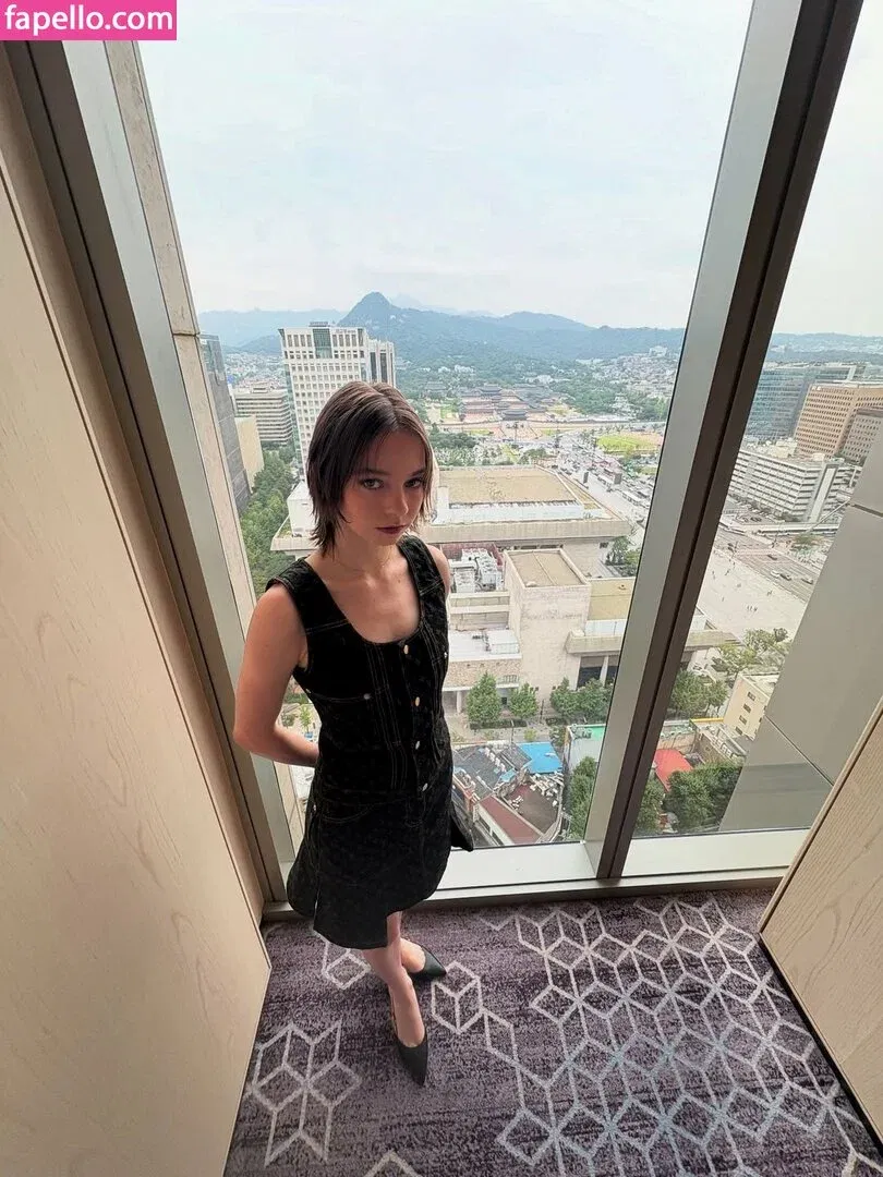 Emma Myers Onlyfans Photo Gallery 