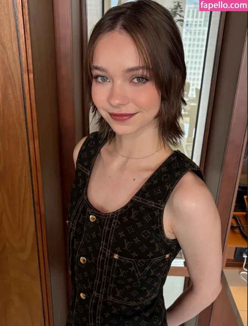 Emma Myers Onlyfans Photo Gallery 