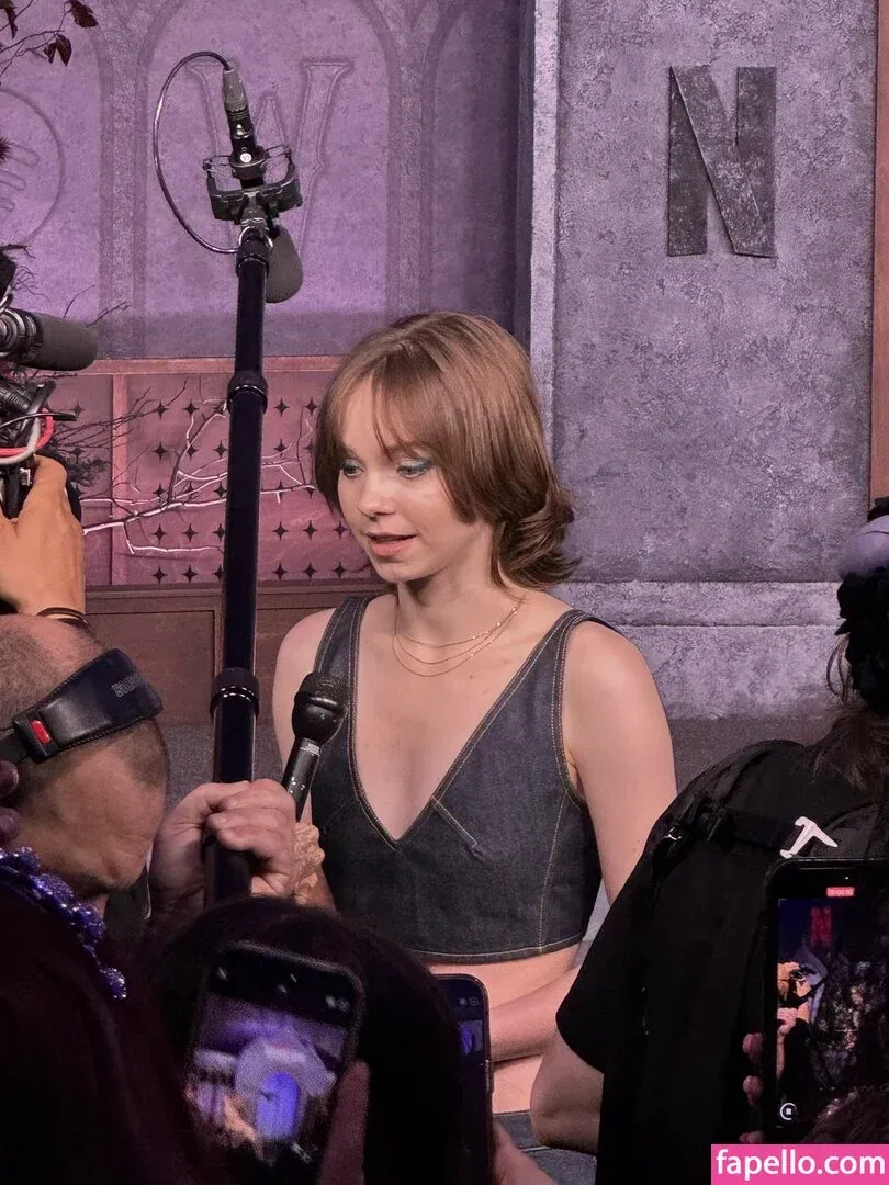 Emma Myers Onlyfans Photo Gallery 