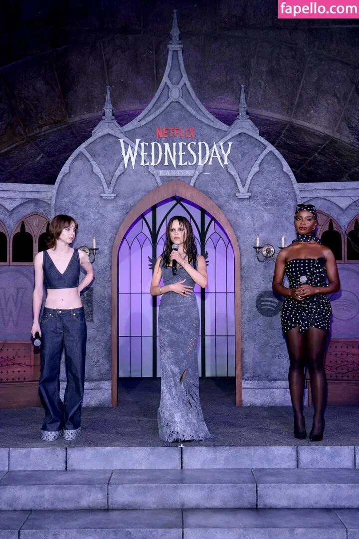 Emma Myers Onlyfans Photo Gallery 