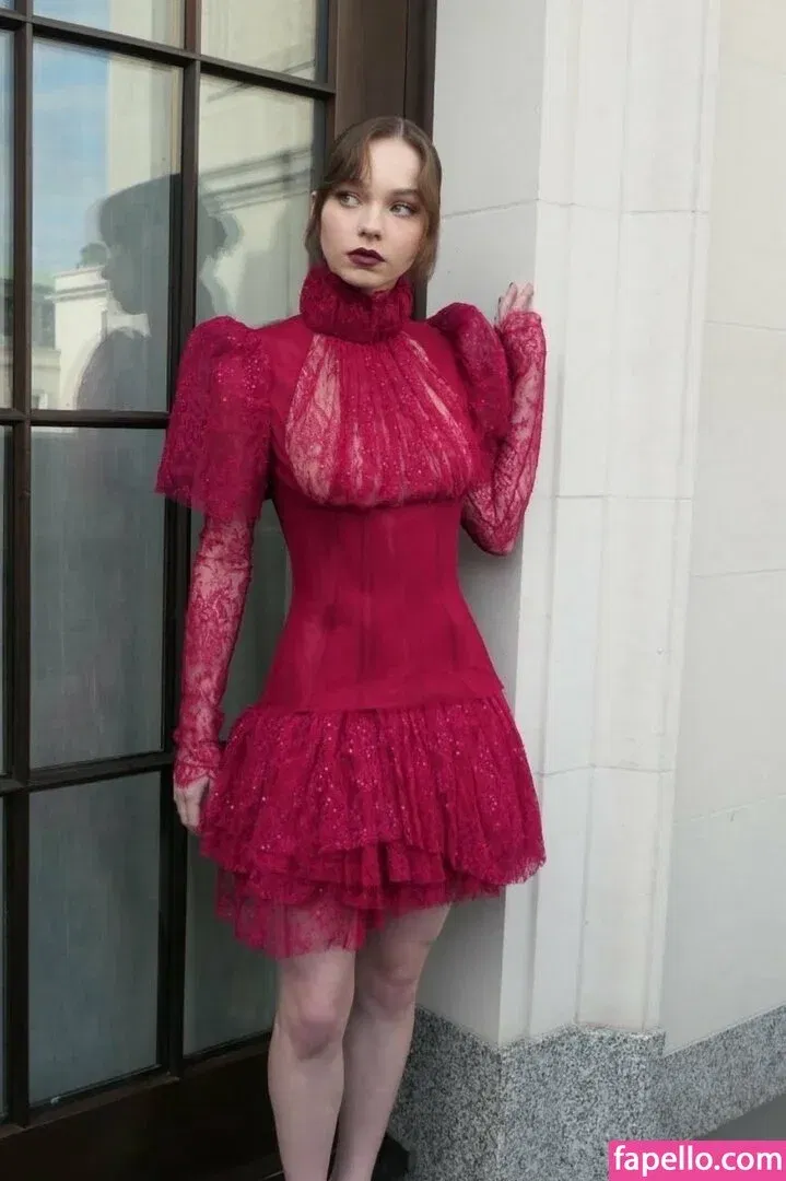 Emma Myers Onlyfans Photo Gallery 