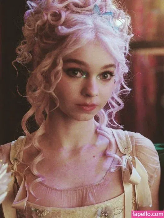 Emma Myers Onlyfans Photo Gallery 