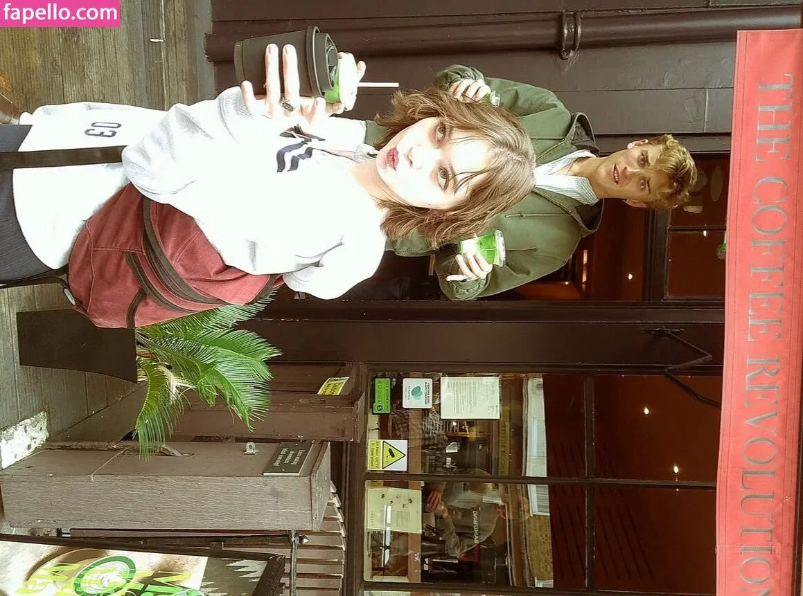 Emma Myers Onlyfans Photo Gallery 