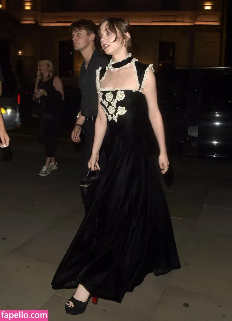 Emma Myers Onlyfans Photo Gallery 