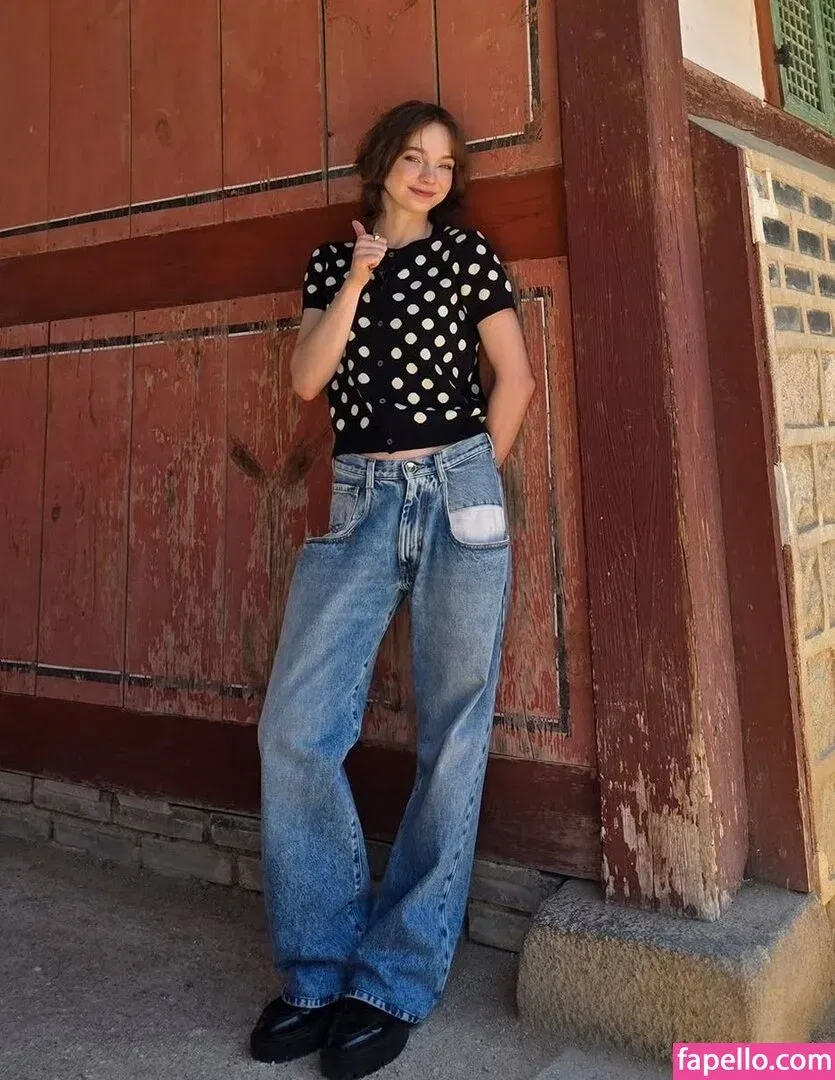 Emma Myers Onlyfans Photo Gallery 