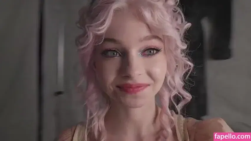 Emma Myers Onlyfans Photo Gallery 