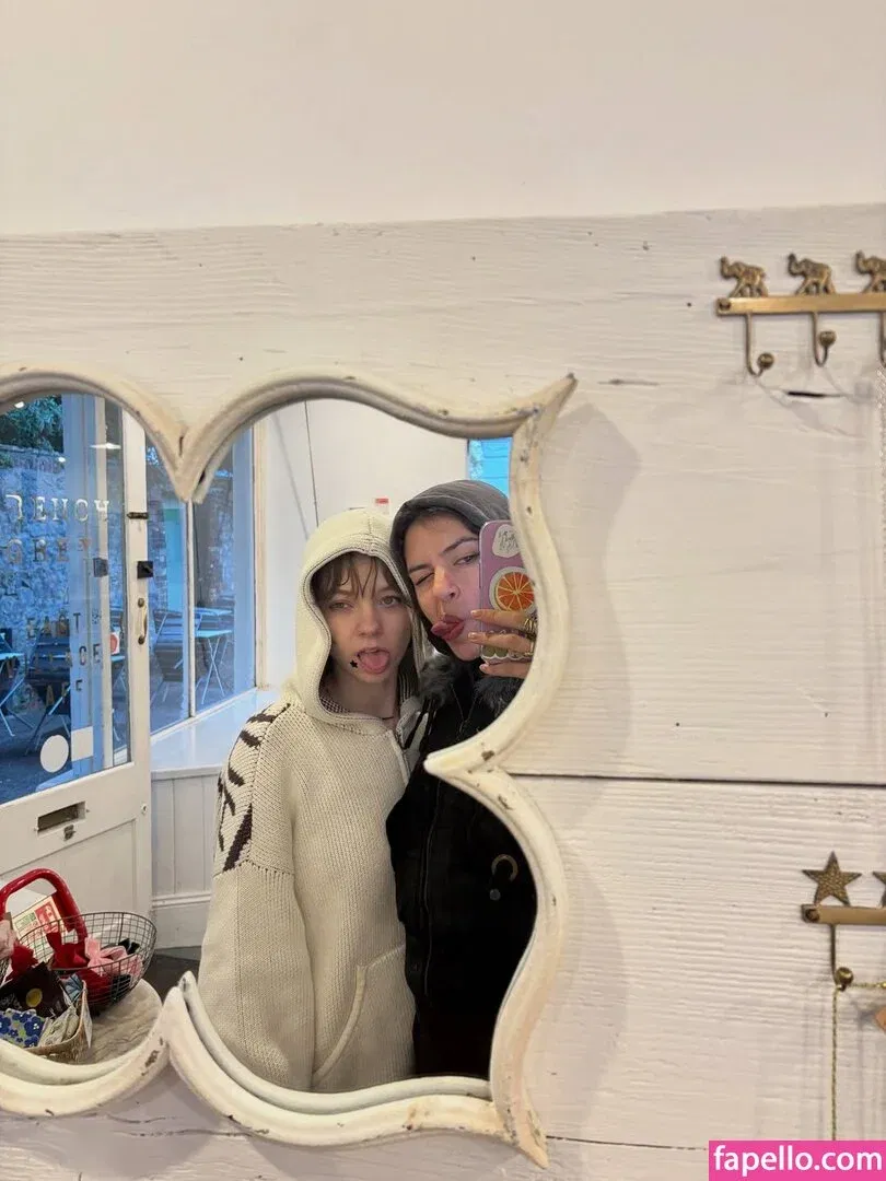 Emma Myers Onlyfans Photo Gallery 