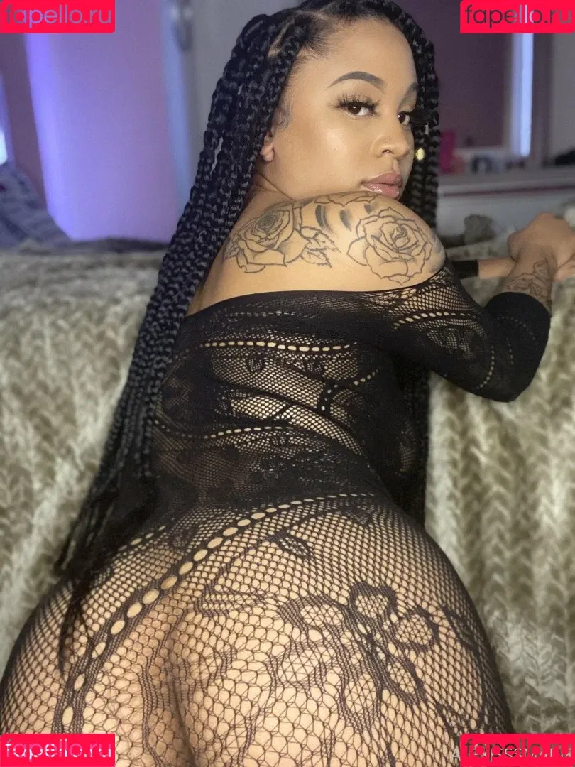 officiallyariaa Onlyfans Photo Gallery 