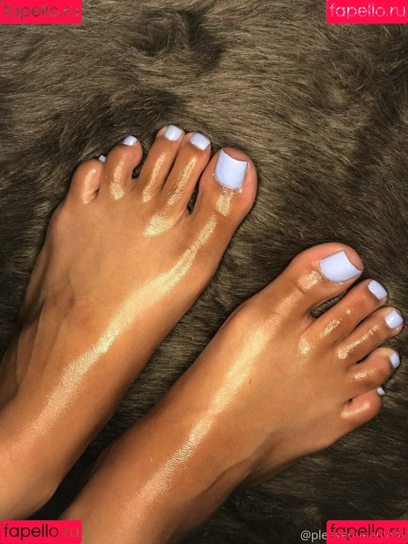 officiallyariaa Onlyfans Photo Gallery 