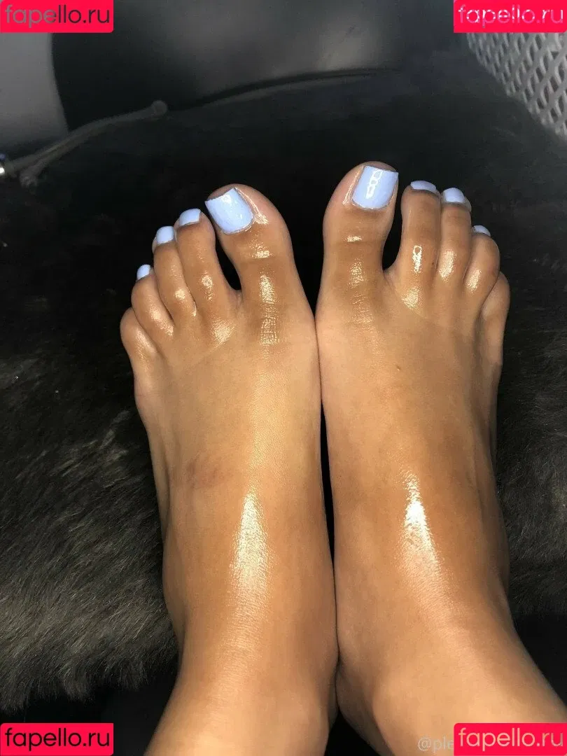 officiallyariaa Onlyfans Photo Gallery 