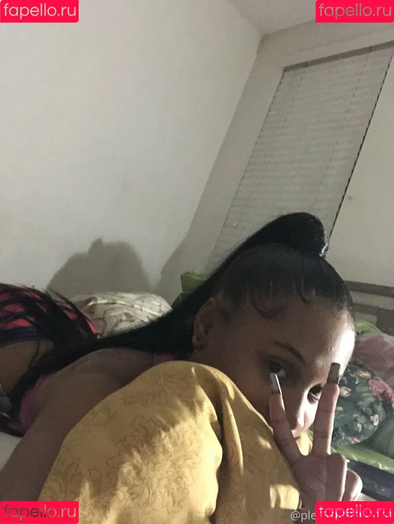 officiallyariaa Onlyfans Photo Gallery 