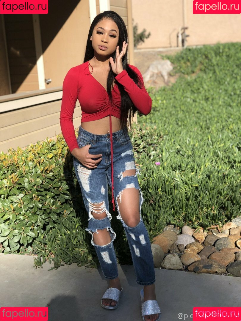 officiallyariaa Onlyfans Photo Gallery 