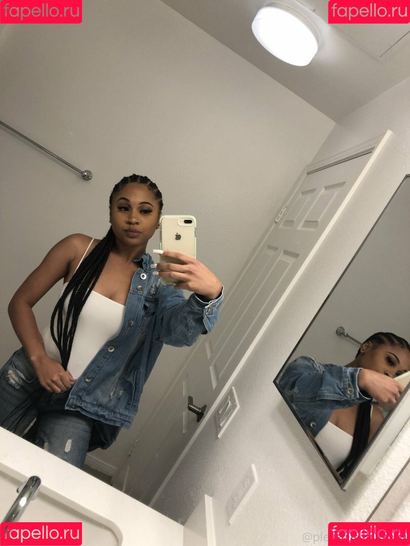 officiallyariaa Onlyfans Photo Gallery 