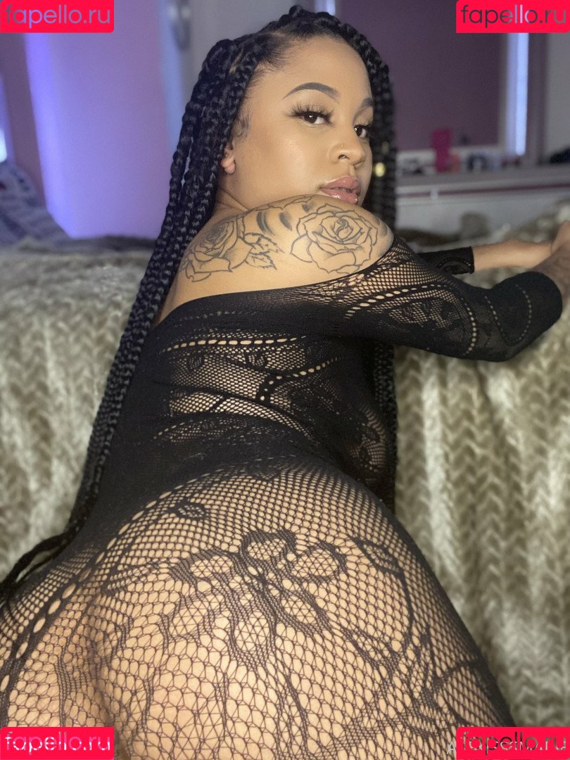 officiallyariaa Onlyfans Photo Gallery 