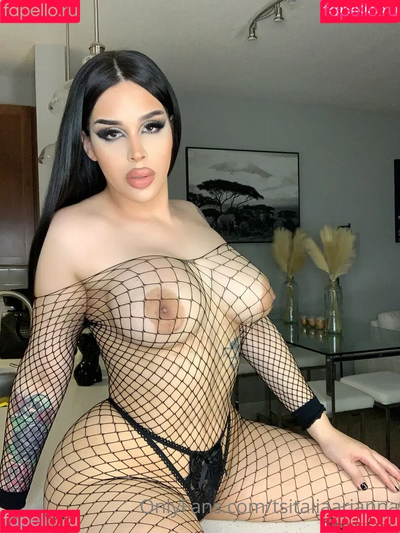 tsitaliaarianna Onlyfans Photo Gallery 