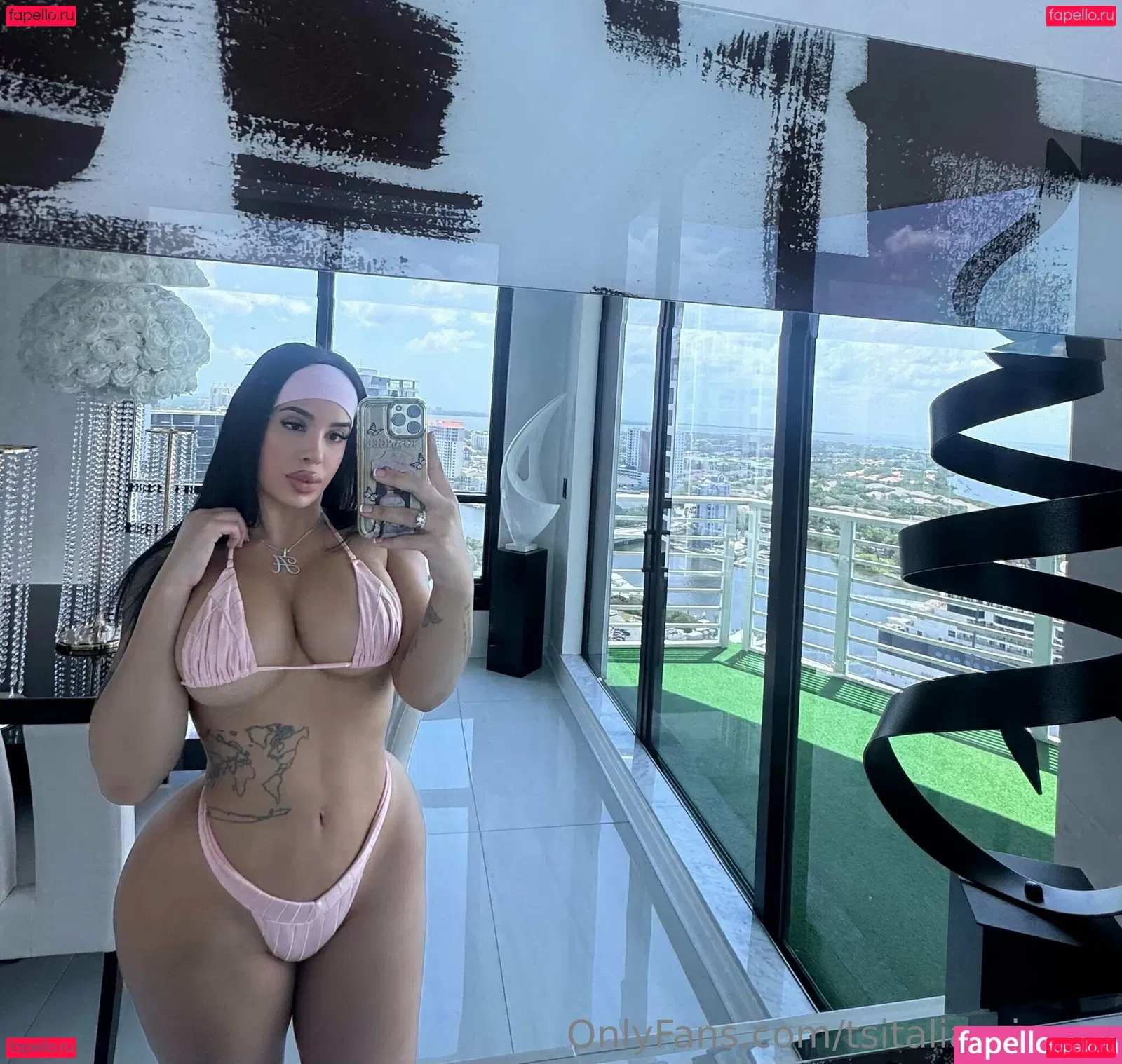 tsitaliaarianna Onlyfans Photo Gallery 