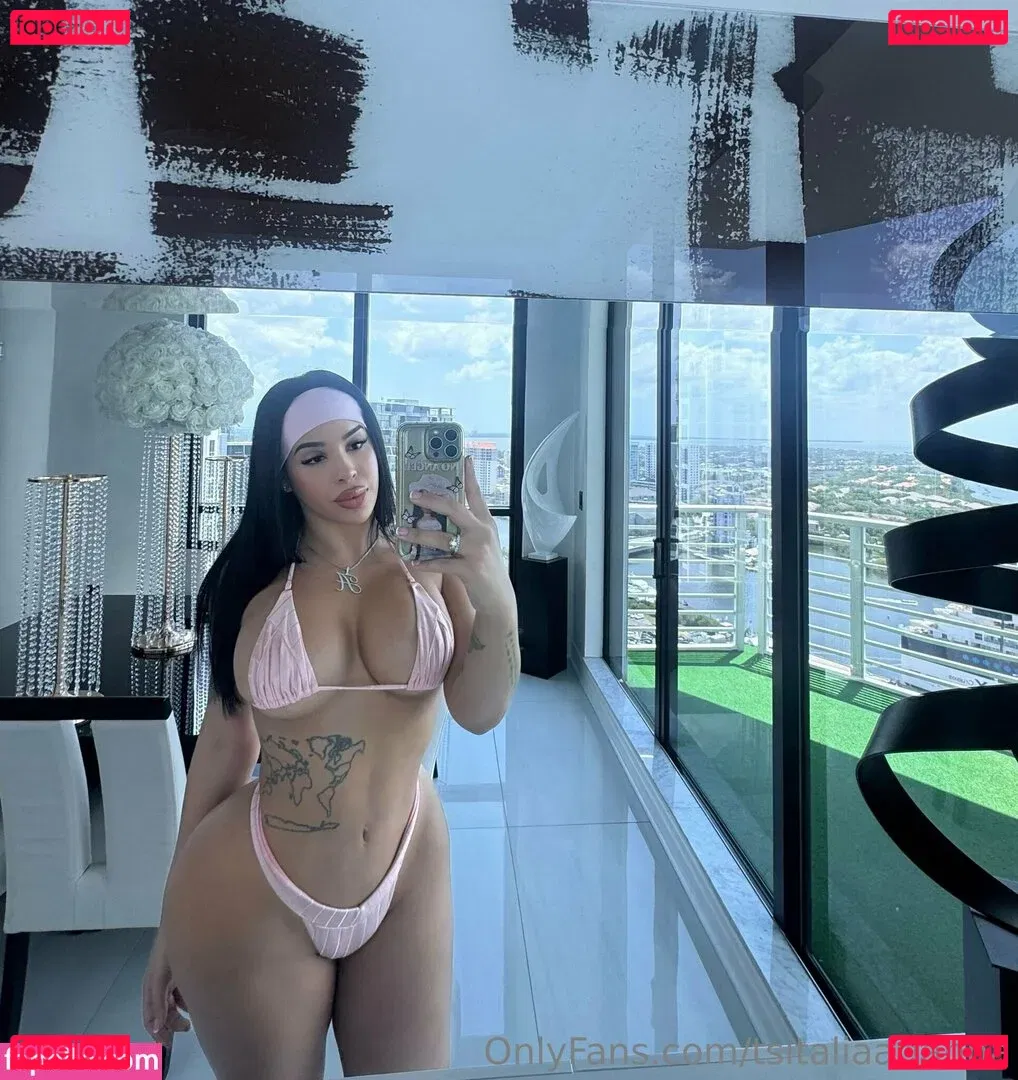 tsitaliaarianna Onlyfans Photo Gallery 