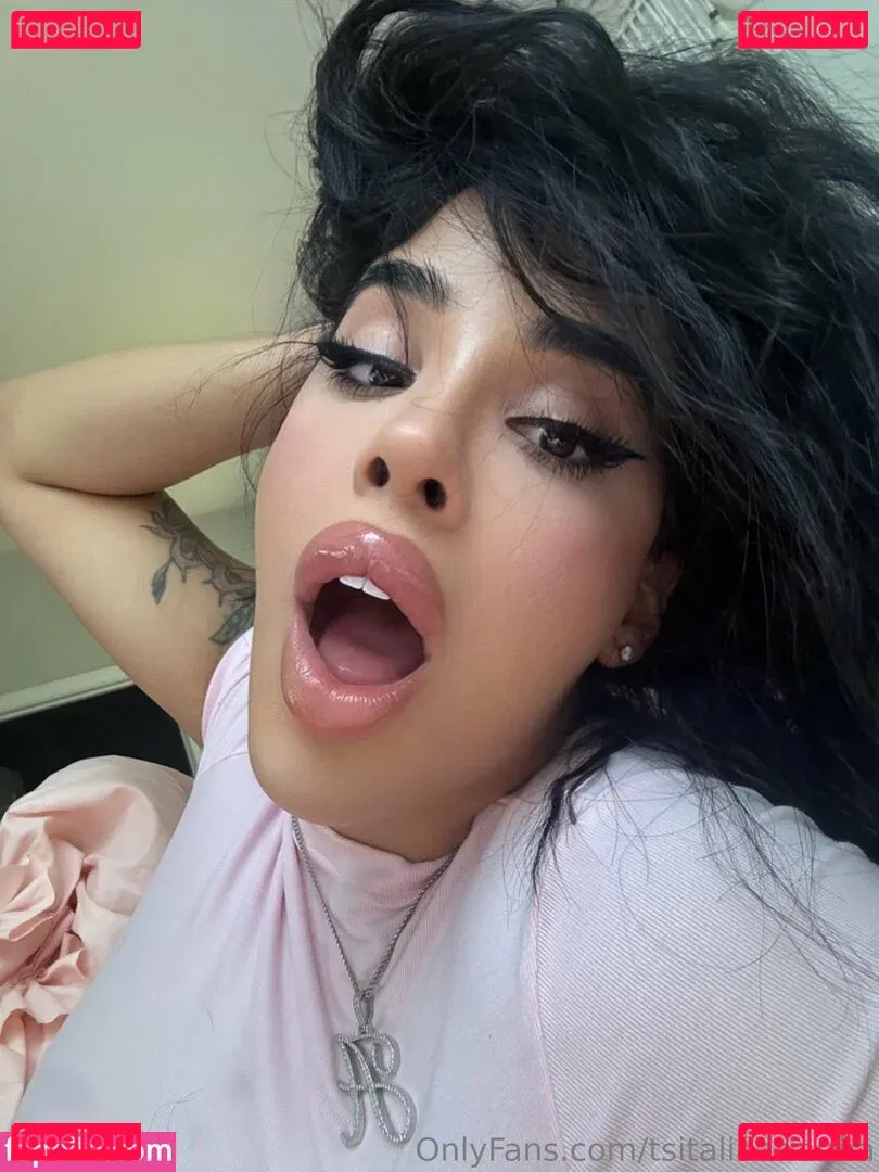 tsitaliaarianna Onlyfans Photo Gallery 