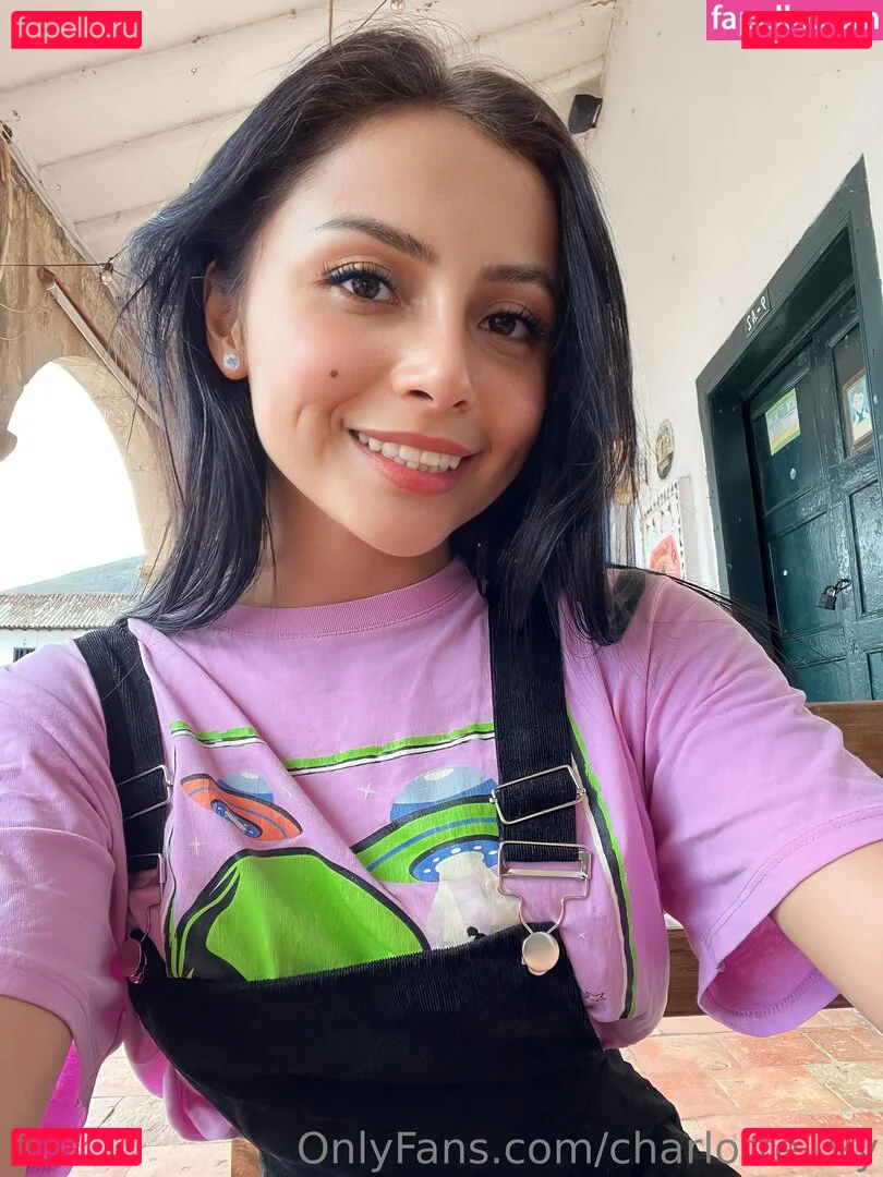 charlotte19y Onlyfans Photo Gallery 