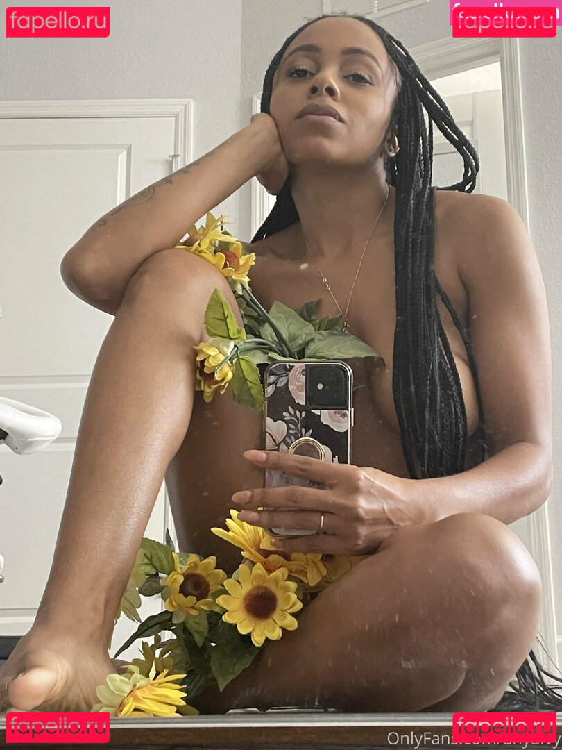 anyaivy Nude Onlyfans Photo 12