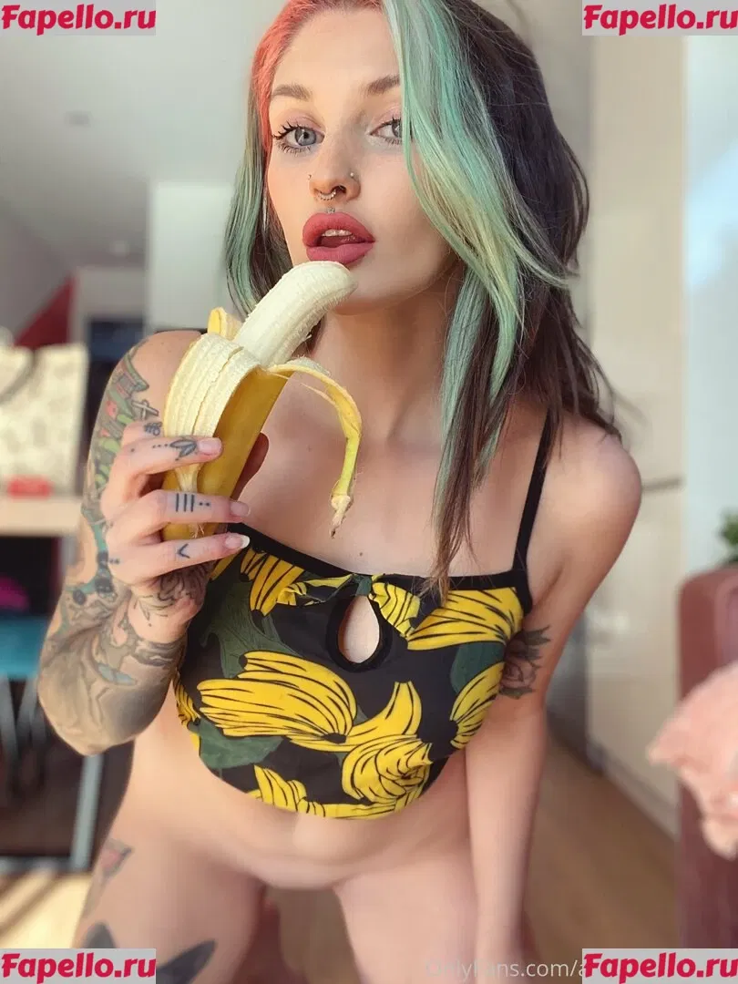 akiramaisuicide Onlyfans Photo Gallery 