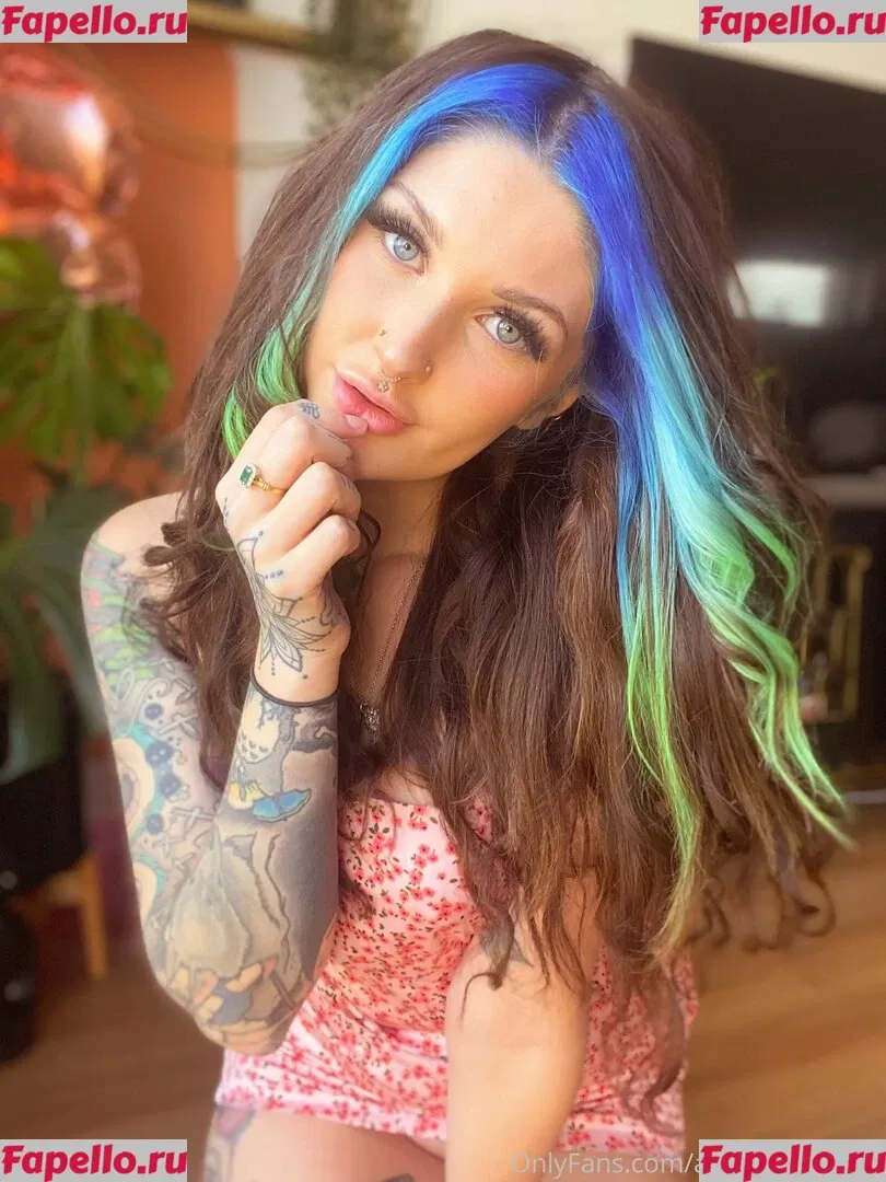 akiramaisuicide Onlyfans Photo Gallery 