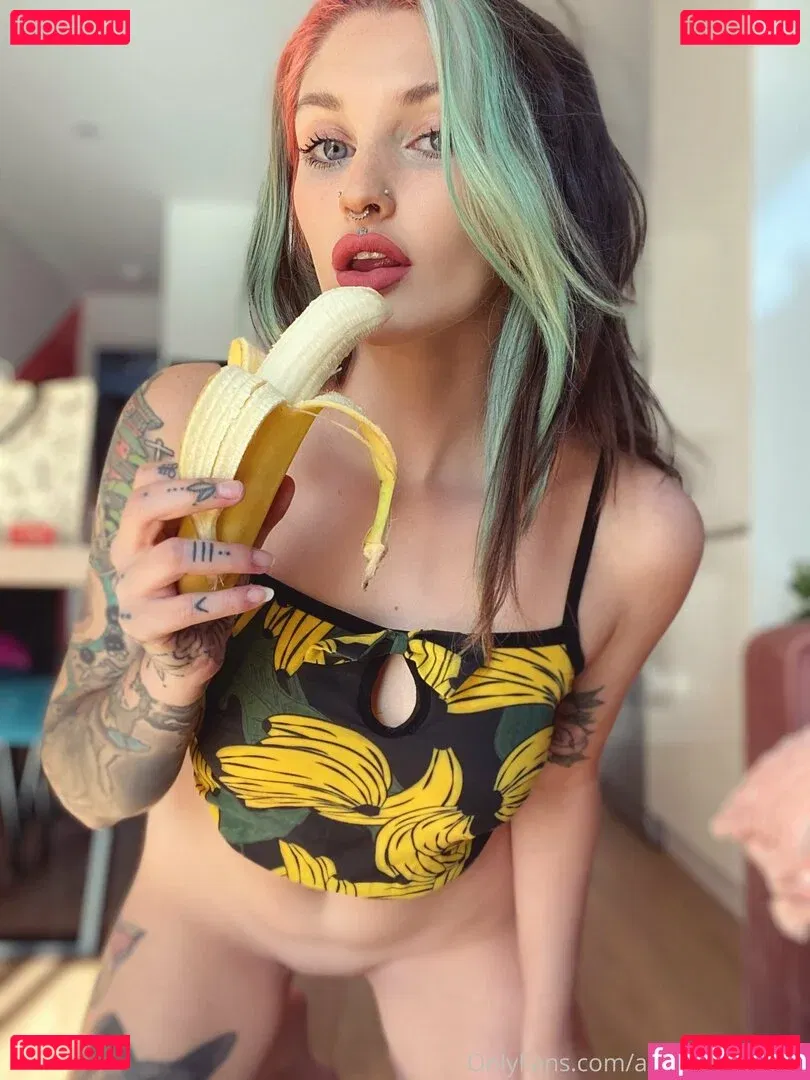 akiramaisuicide Onlyfans Photo Gallery 