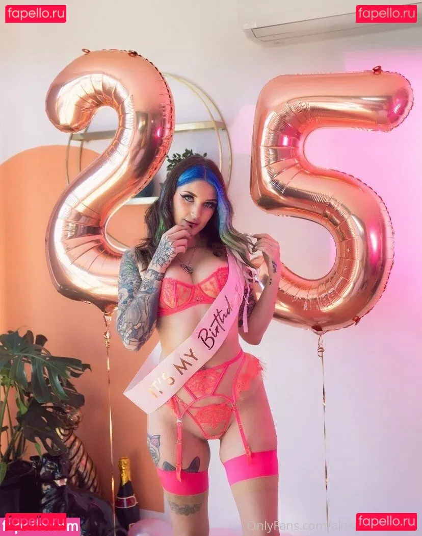 akiramaisuicide Onlyfans Photo Gallery 