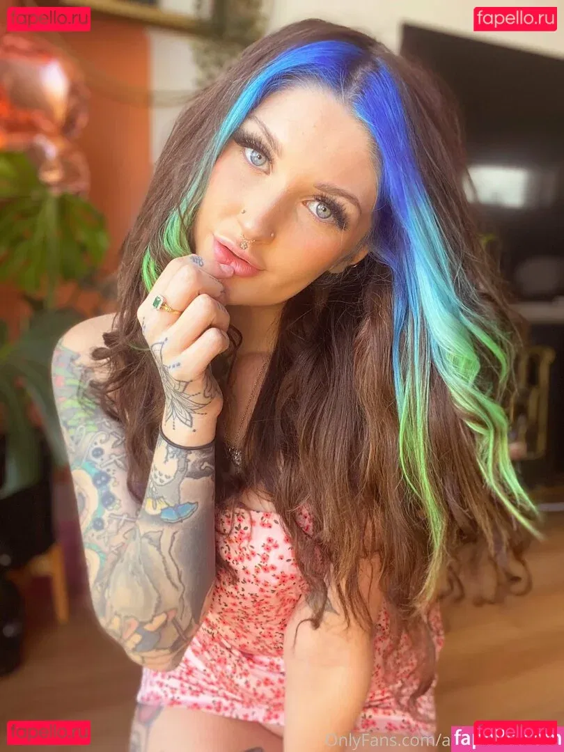 akiramaisuicide Onlyfans Photo Gallery 