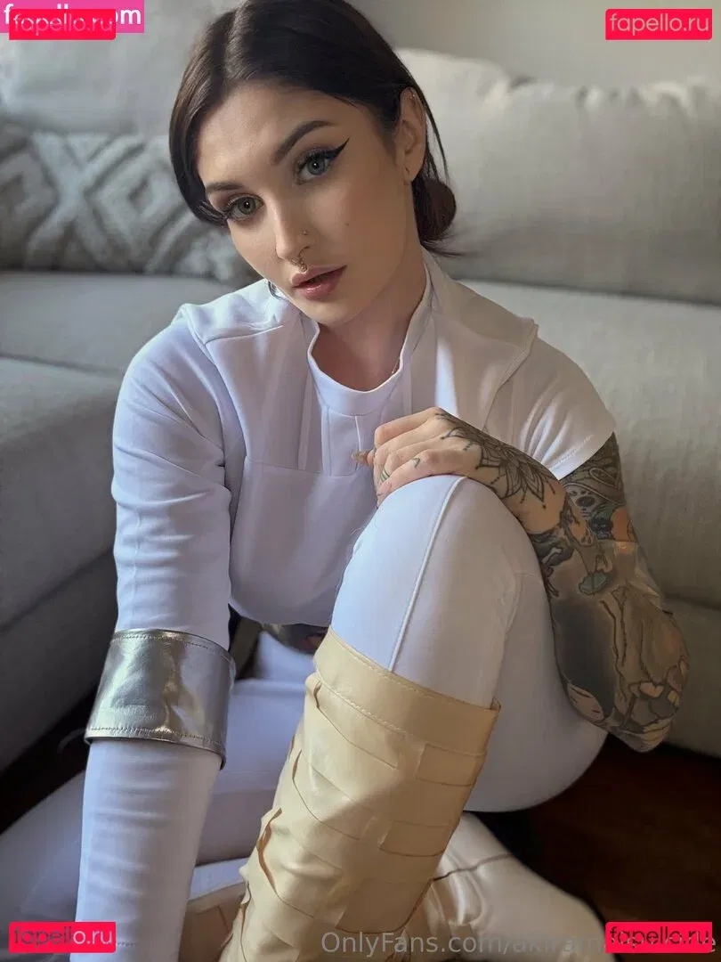 akiramaisuicide Onlyfans Photo Gallery 