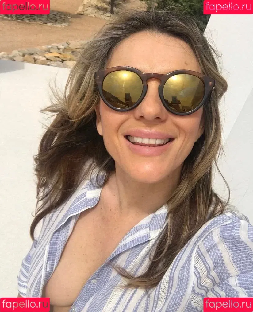 Elizabeth Hurley Onlyfans Photo Gallery 