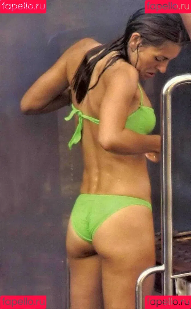 Elizabeth Hurley Onlyfans Photo Gallery 