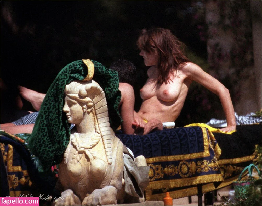 Elizabeth Hurley Onlyfans Photo Gallery 