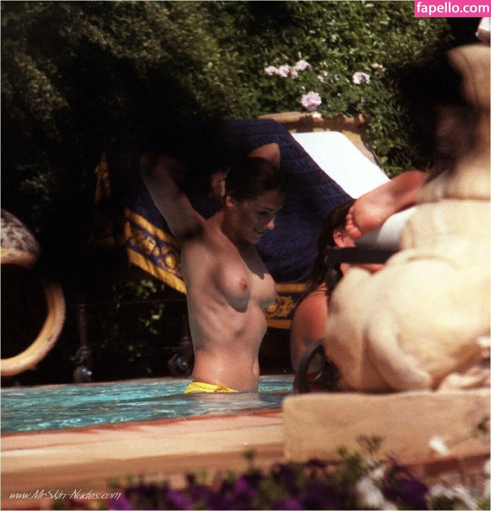 Elizabeth Hurley Onlyfans Photo Gallery 