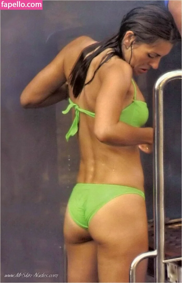 Elizabeth Hurley Onlyfans Photo Gallery 