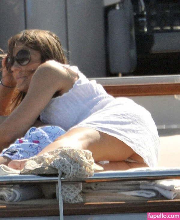 Elizabeth Hurley Onlyfans Photo Gallery 