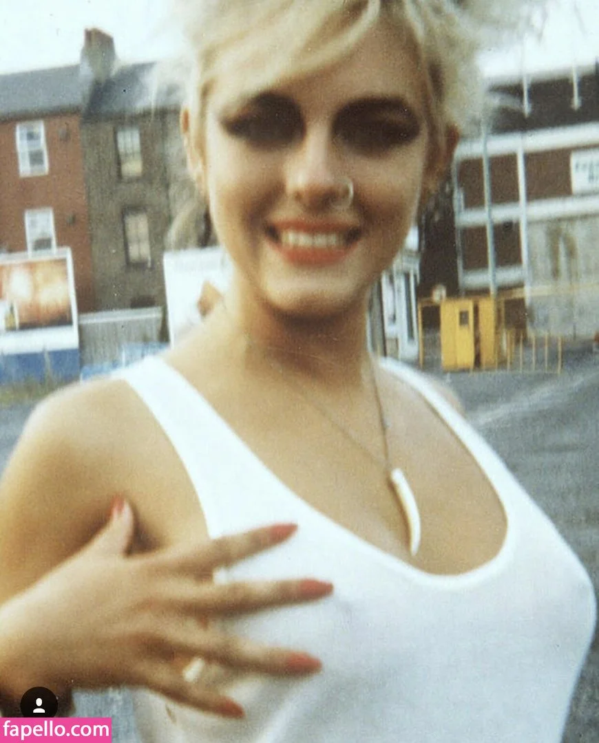 Elizabeth Hurley Onlyfans Photo Gallery 